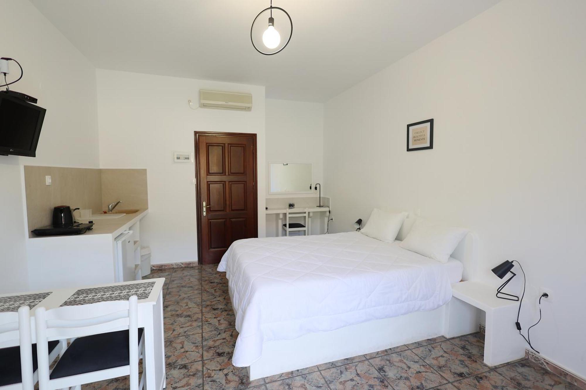 Aphroditi Hotel Lipsi Екстериор снимка